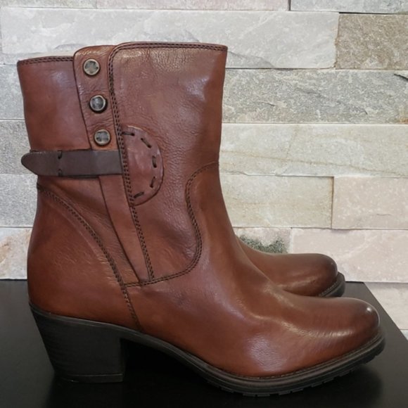 Clarks Women's Maymie Skye Boot (21) - Picture 4 of 7